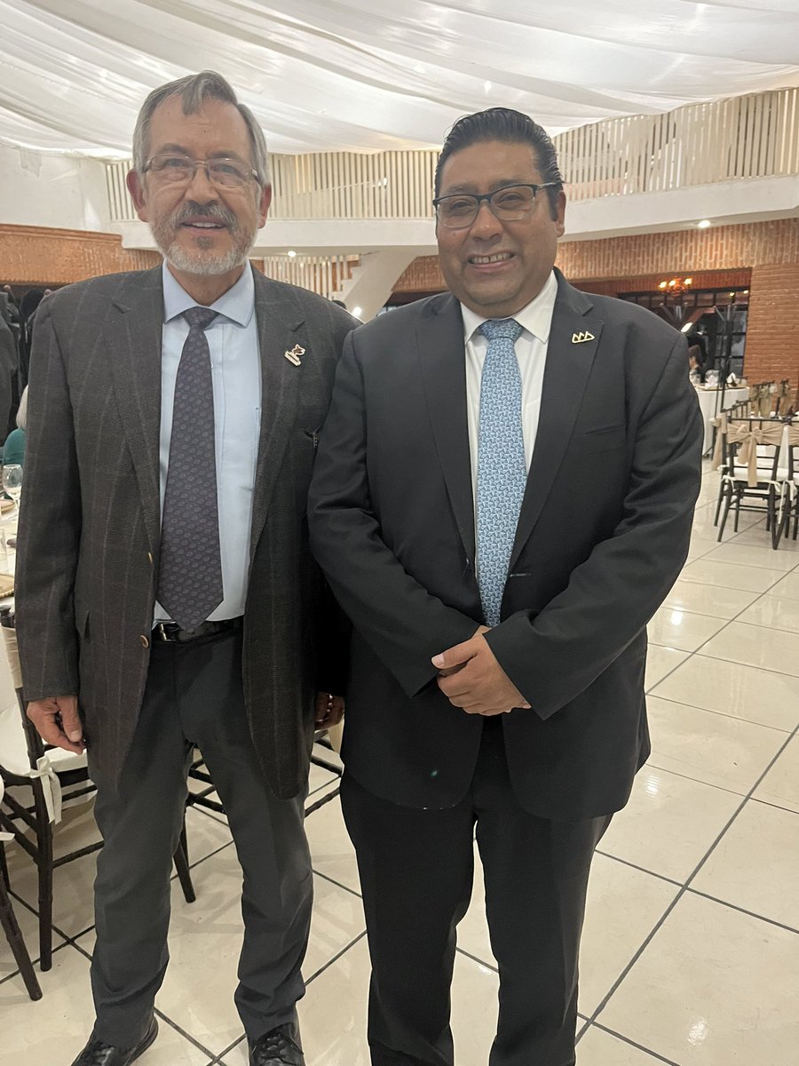 NorbertoValU's tweet photo. En la Celebración Nacional del 65 Aniversario del @colpos, tuve el gran privilegio de conversar con grandes aliados del @CNAgropecuario como Subsecretario de Educación del @Edomex, @CIMMYT, IICAMexico, @SENASICA, @ConacofiOficial, #SNICS, #UAChapingo. Enhorabuena 🌽🌾 https://t.co/owsU6ze1fM