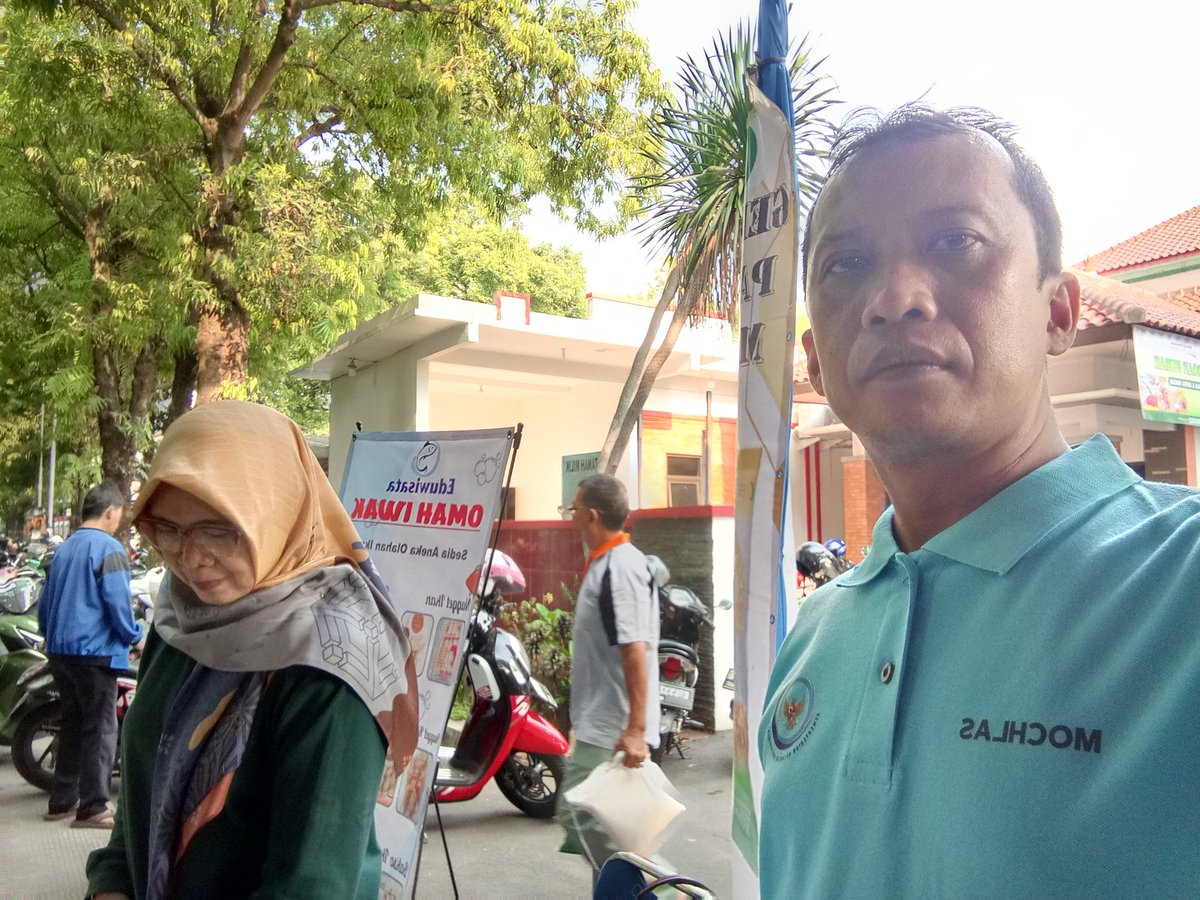 mochlas_ap's tweet photo. Bismillah
Jumat 8 Nop 24 akses pasar Poklahsar Nur Indah Gulang dlm Bazar Gerakan Pangan Murah Dinas Pertanian n Pangan Kab Kudus.pelaku perikanan Kudus makin maju sukses aamiin 
#luhlapor 
#GiatLuhkanSatminkalBogor
@pusluh_bppsdm 
@PKBLU_bp3tegal 
@brpbatpp_bogor https://t.co/EEx5ziofAl