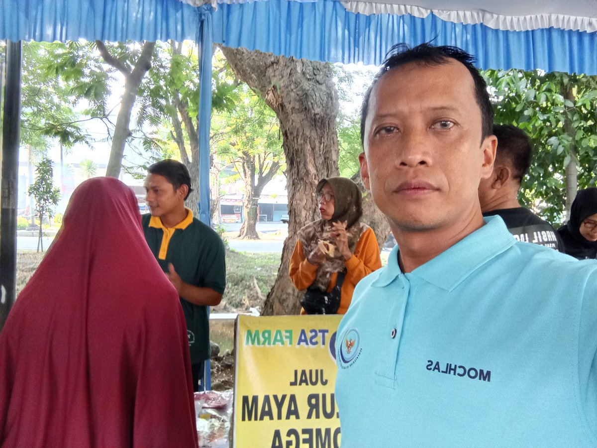 mochlas_ap's tweet photo. Bismillah
Jumat 8 Nop 24 akses pasar Poklahsar Nur Indah Gulang dlm Bazar Gerakan Pangan Murah Dinas Pertanian n Pangan Kab Kudus.pelaku perikanan Kudus makin maju sukses aamiin 
#luhlapor 
#GiatLuhkanSatminkalBogor
@pusluh_bppsdm 
@PKBLU_bp3tegal 
@brpbatpp_bogor https://t.co/EEx5ziofAl