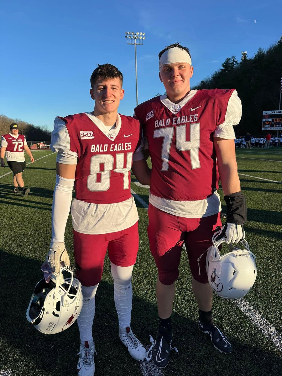 JenniferLippm13's tweet photo. So proud of our #84!❤️🏈🦅 https://t.co/a37p5NZ9KL