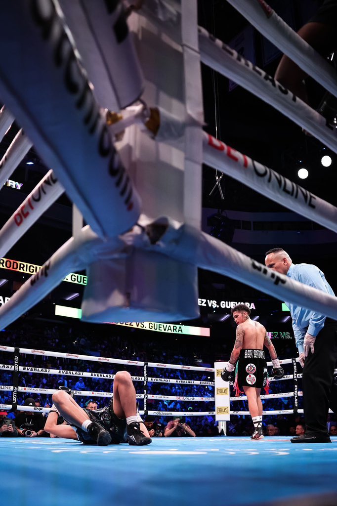 BOXINGnBBQ's tweet photo. COLD PIC 

via matchroom. 

#EnnisChukhadzhian 
#Boxing
#BOXINGnBBQ https://t.co/eESxeqXleF