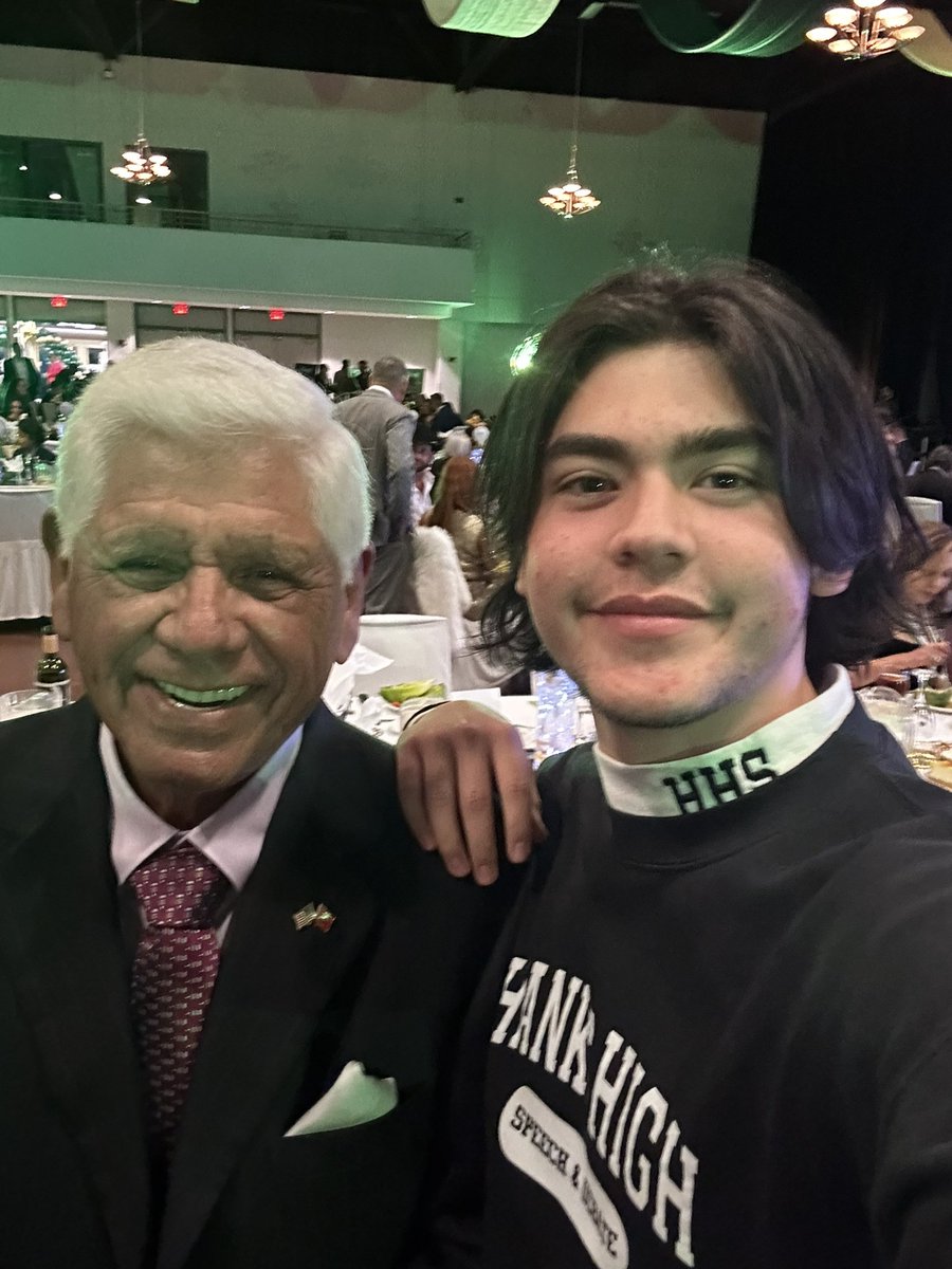 @J.M. Hanks Golf (@hanksgolf95) on Twitter photo Hanks Golf Black Team Junior Angelo Del Hierro with golf royalty Lee Trevino. <a href="/Coach_Veliz/">Coach Scott Veliz</a> <a href="/JMHanksHigh/">J.M. Hanks High School</a> <a href="/HanksGutierrez/">Danny Gutierrez</a> Hanks Golf Black Team Junior Angelo Del Hierro with golf royalty Lee Trevino. <a href="/Coach_Veliz/">Coach Scott Veliz</a> <a href="/JMHanksHigh/">J.M. Hanks High School</a> <a href="/HanksGutierrez/">Danny Gutierrez</a>