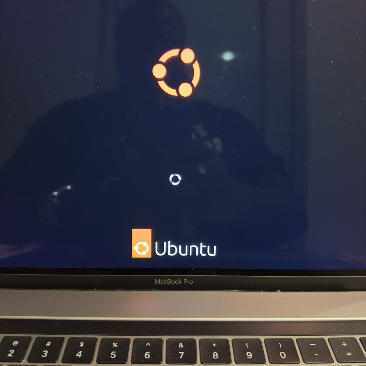 eha1990's tweet image. Doing some hard drive troubleshooting with Ubuntu Linux on my MacBook Pro. I needed to use GParted to fix a SSD that was having issues. #ubuntu #linux #ubuntulinux