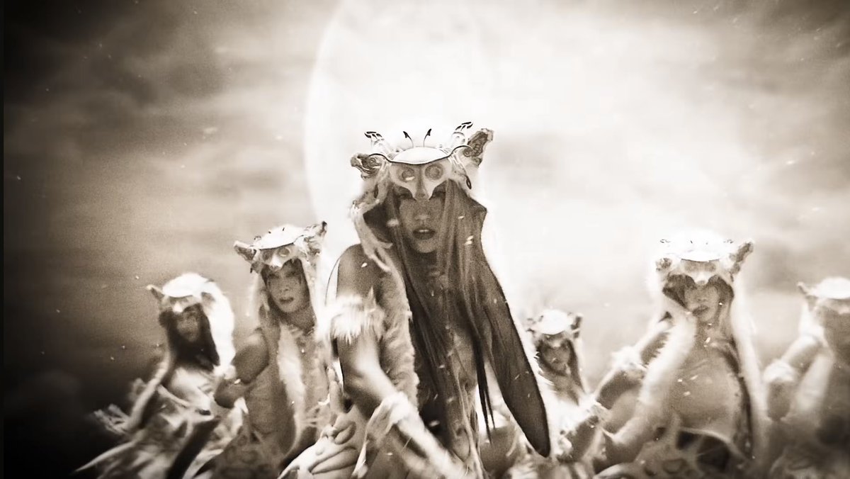 j0vyy's tweet photo. WE #HOWLING LIKE #XG_HOWLING 🌒🐺 https://t.co/exrXB72IoA