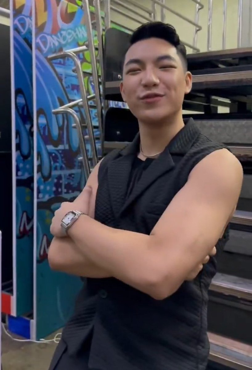 Ang POGI POGI naman talaga nyann!! 

SIMPLY DBest DARREN
#DARREN <a href="/Espanto2001/">Darren</a>