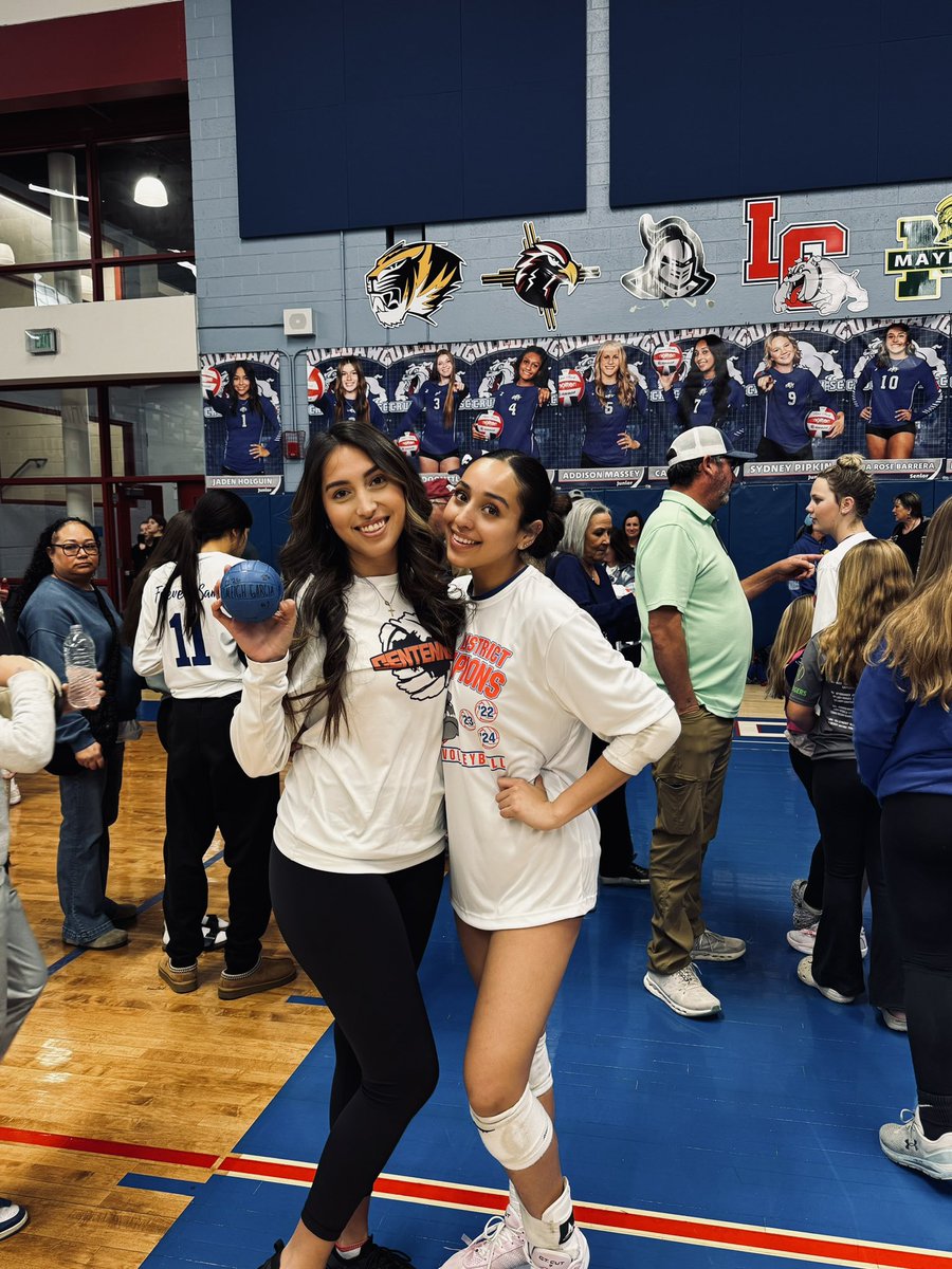 miranda_g7's tweet photo. My fave dawg 💙❤️ I’ll always be your biggest fan https://t.co/AwH2V8xzQA