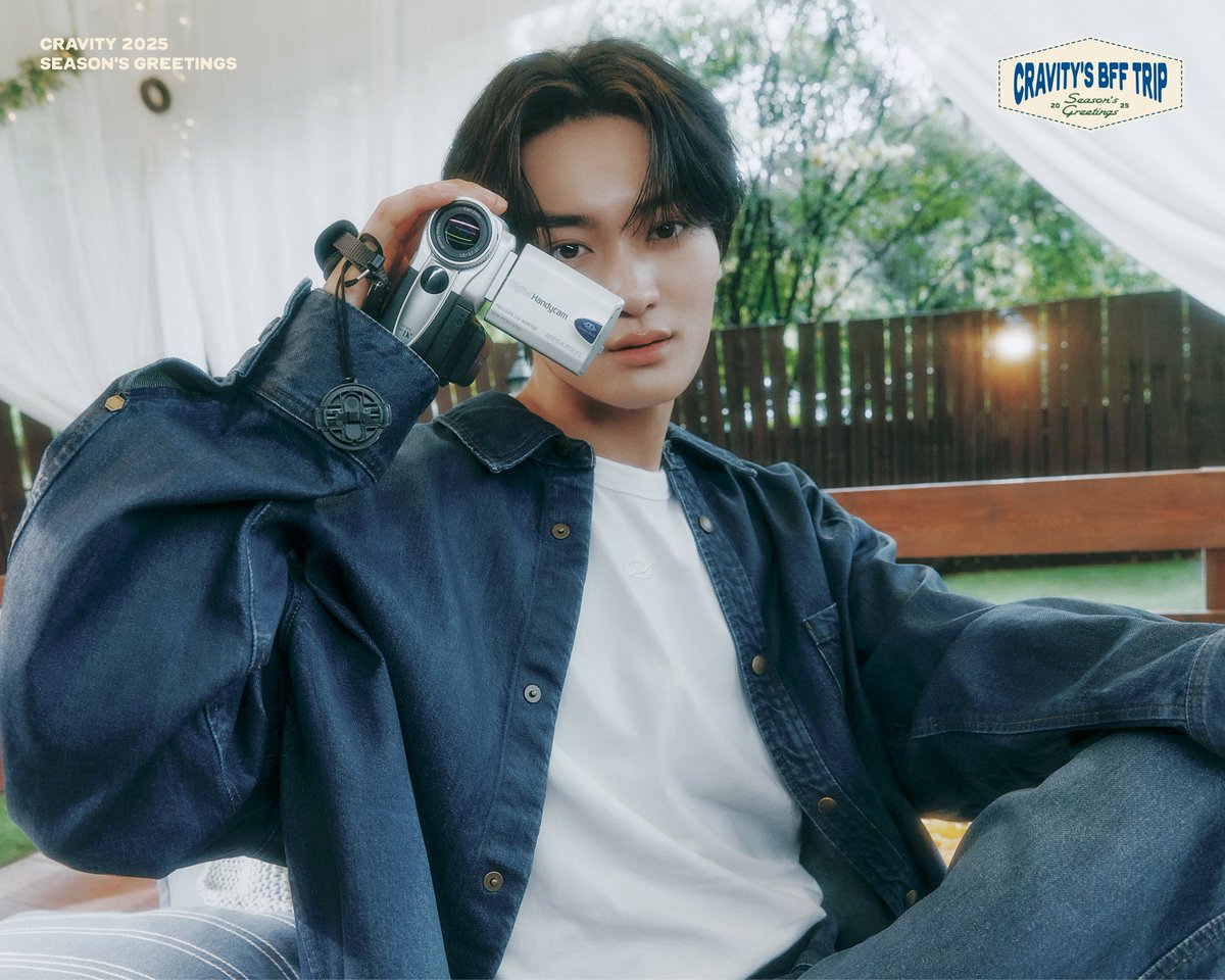 CRAVITYstarship's tweet photo. [📢]
CRAVITY 2025 SEASON’S GREETINGS
<CRAVITY'S BFF TRIP>
⠀
CONCEPT PHOTO
⠀
🧳 예약판매 일정 : 2024. 11. 11 11AM (KST)
⠀
#CRAVITY #크래비티
#형준 #HYEONGJUN
#태영 #TAEYOUNG
#성민 #SEONGMIN https://t.co/2NfUZ2lsrj