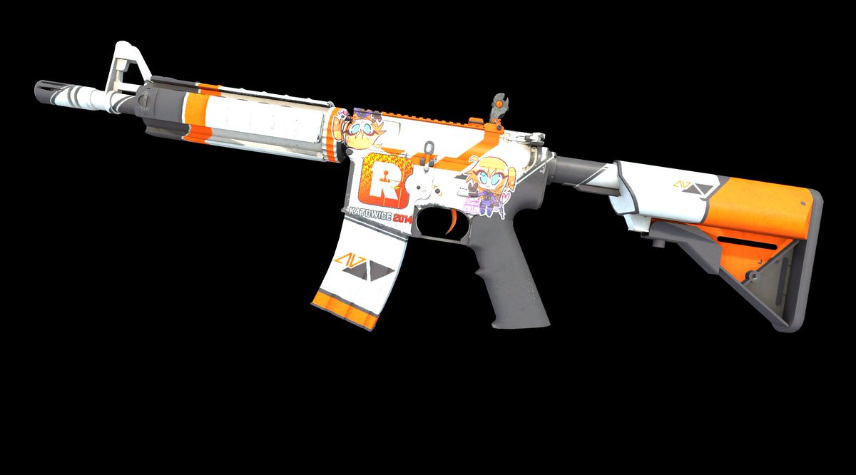 🟧This is one of my favorite skins. Big pos reason holo on a m4 Asiimov. Unfortunately, my timing was bad and I overpaid a bit for this. I do plan on upgrading in the future but it's nowhere near my top priority list right now. Yes, the stickers are hiding some wear. (cope)