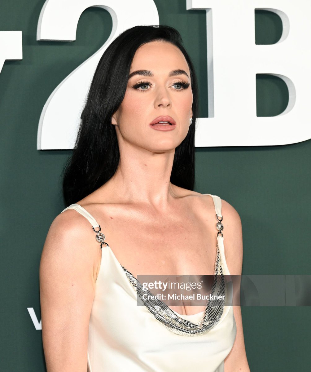 katydailybrasil's tweet photo. 𝐅𝐀𝐂𝐄 𝐂𝐀𝐑𝐃. https://t.co/4Ncq5b1Q2w