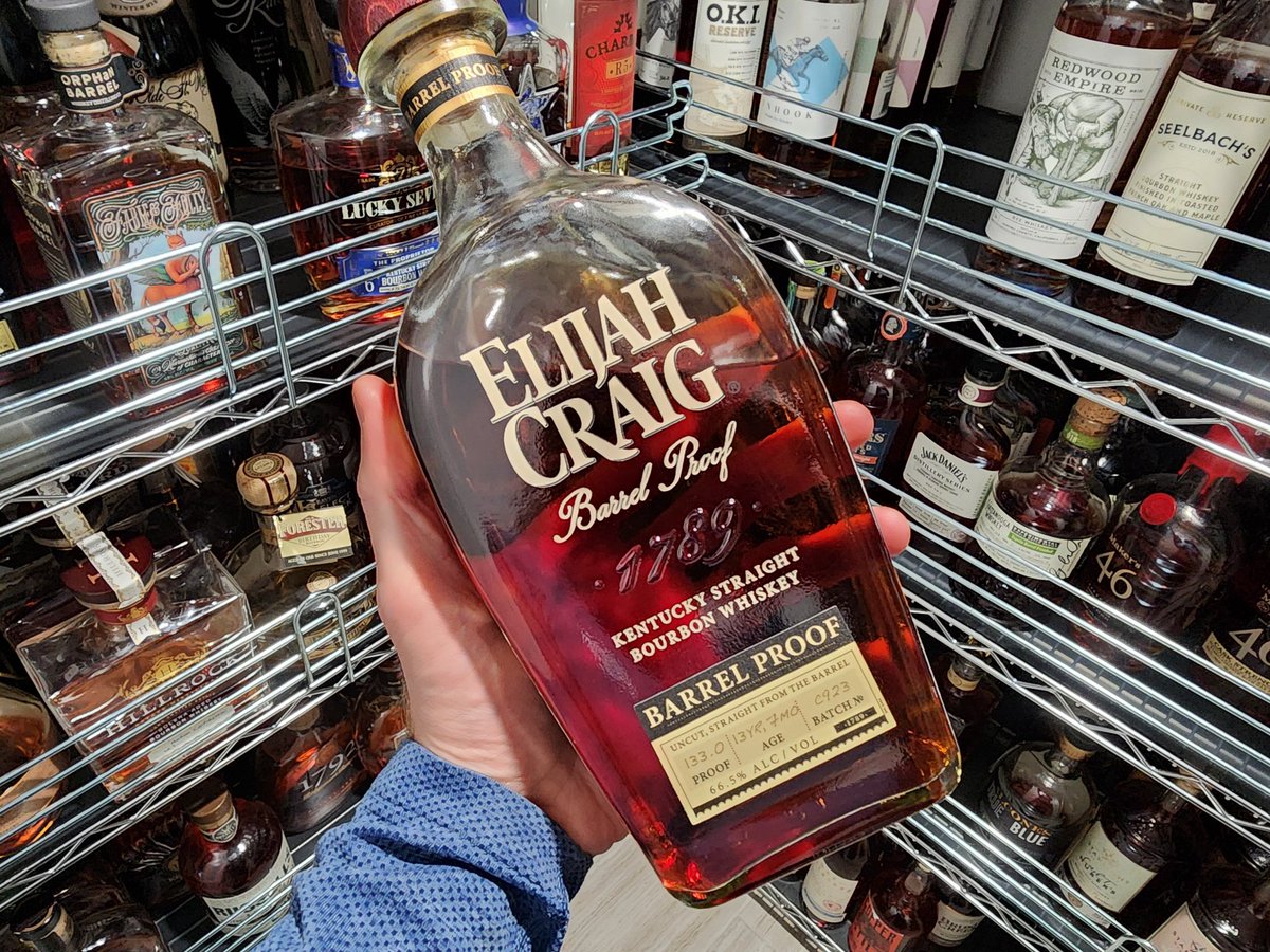BreakingBourbon's tweet photo. Such a delicious pour 🥃 What's in your glass tonight?
#breakingbourbon #bourbon #whiskey #whisky #elijahcraig #elijahcraigbourbon #barrelproof #whatsinyourglass #cheers https://t.co/JT2OJ9w7p4