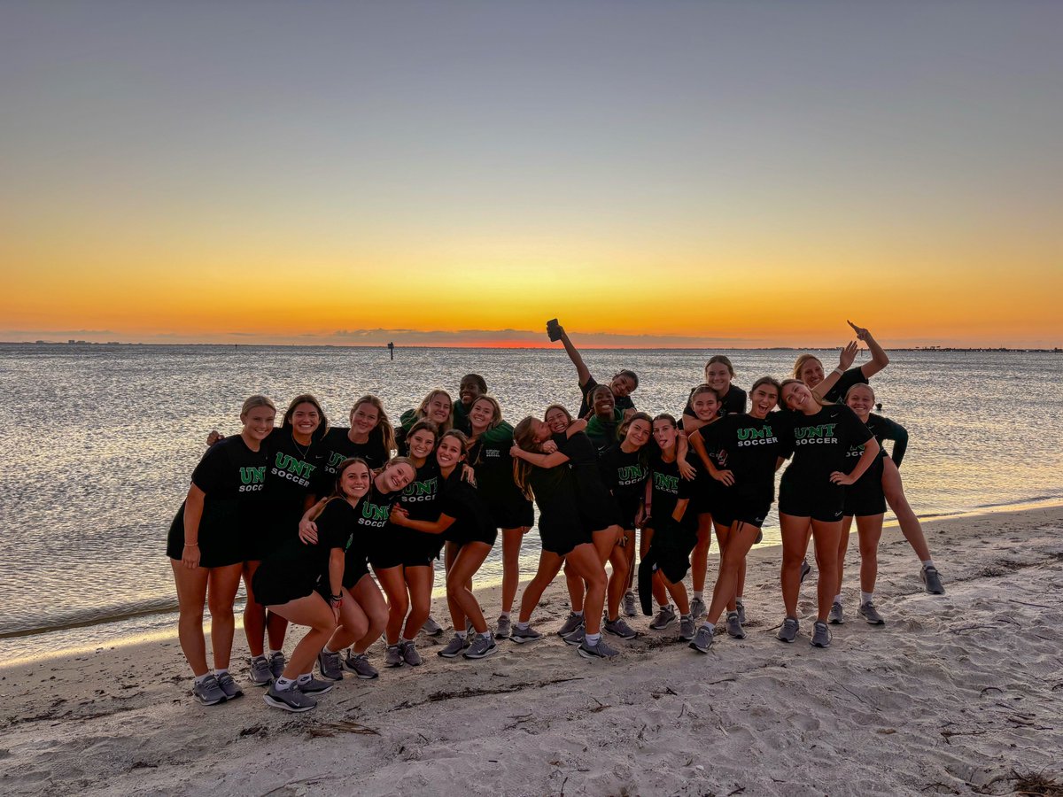 A little beach time before we start our conference tournament run!

#GMG