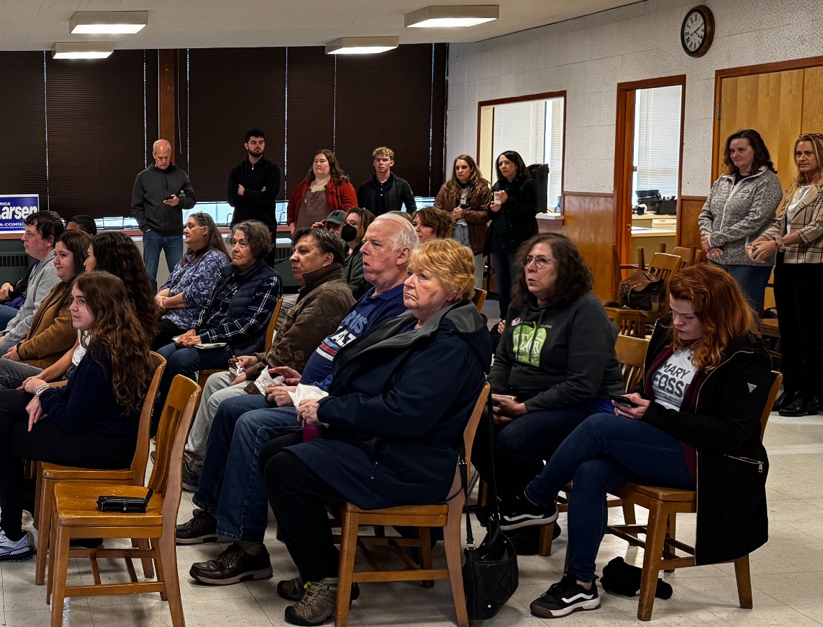 Capped off a day of GOTV activities today in Snohomish County rallying Democratic volunteers heading out to hit the doors. So much energy and enthusiasm up and down the ticket!