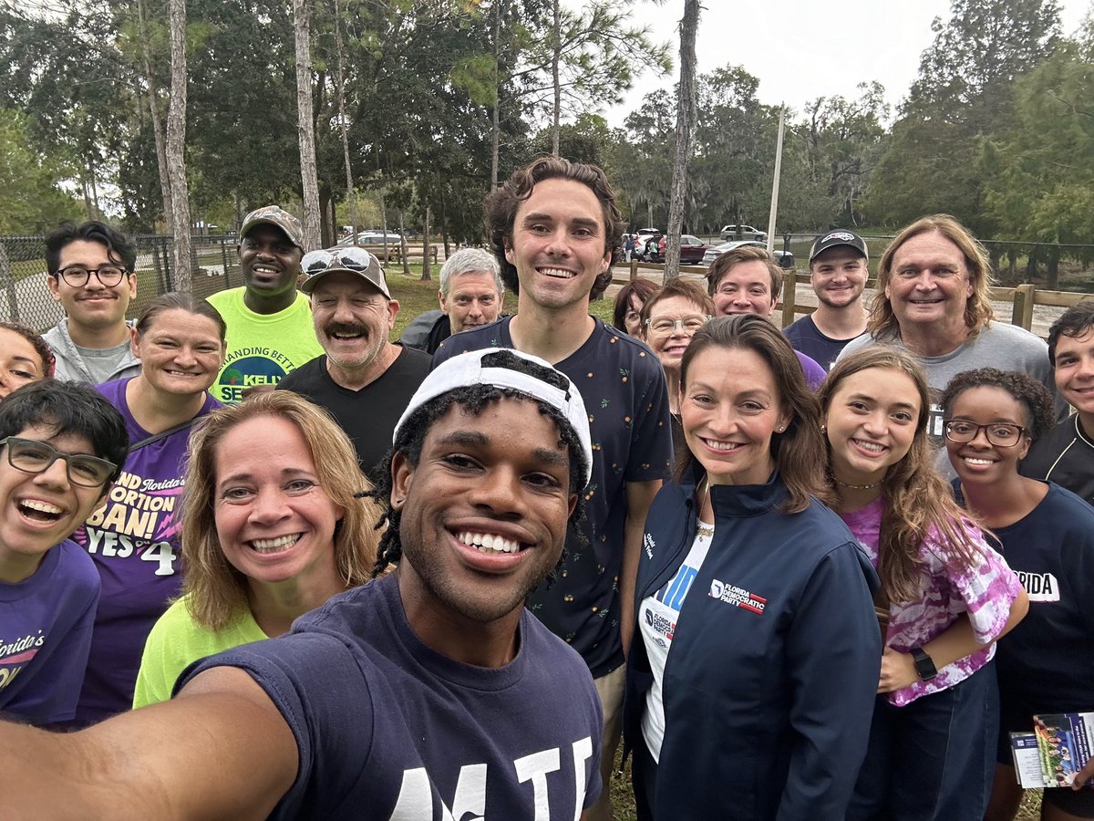 nateforflorida's tweet image. Knocking on doors with @davidhogg111 and @nikkifriedfl just 3 DAYS AWAY FROM THE ELECTION.

Make sure you get out there and #vote!

#harriswalz2024