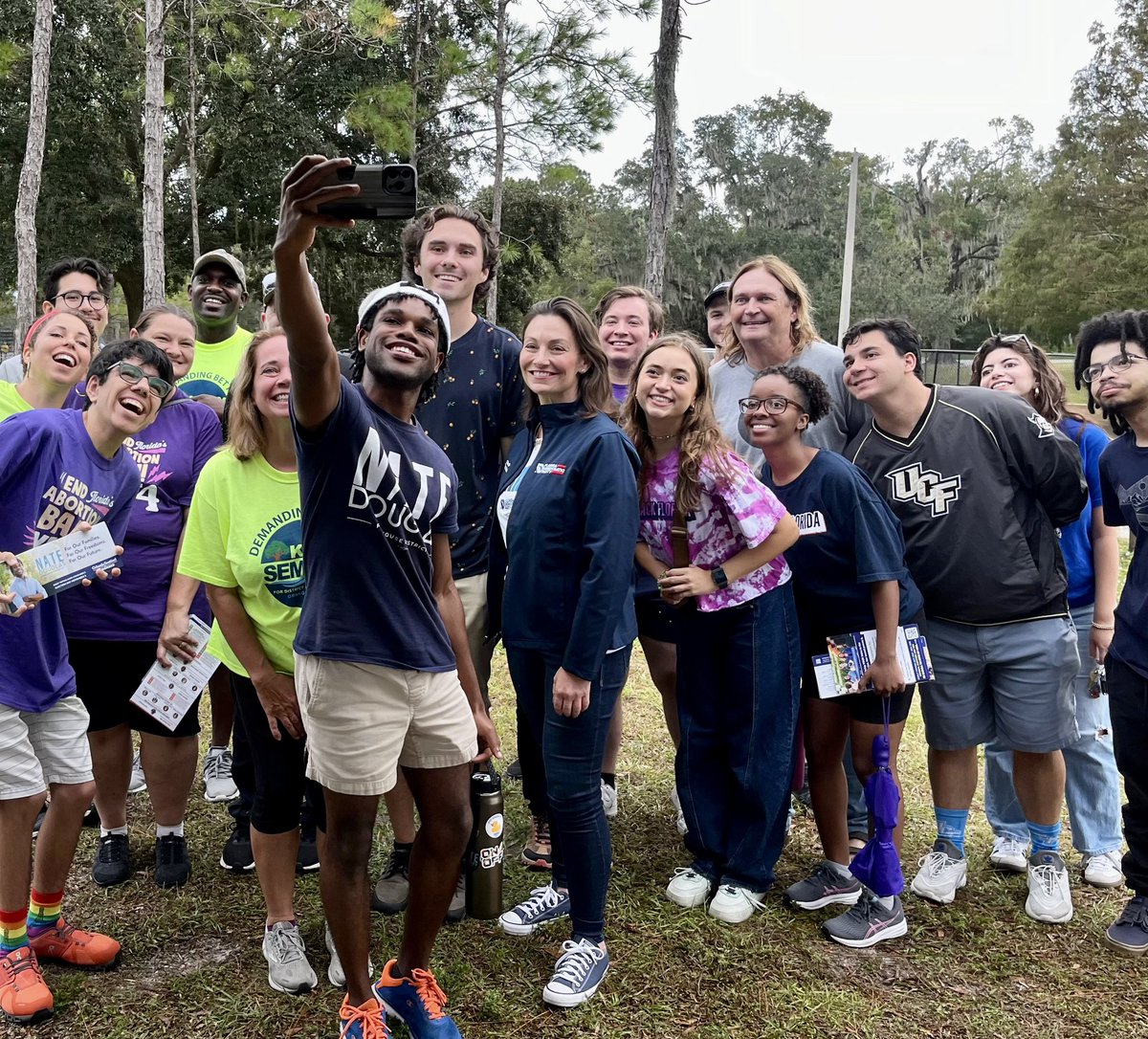 nateforflorida's tweet image. Knocking on doors with @davidhogg111 and @nikkifriedfl just 3 DAYS AWAY FROM THE ELECTION.

Make sure you get out there and #vote!

#harriswalz2024