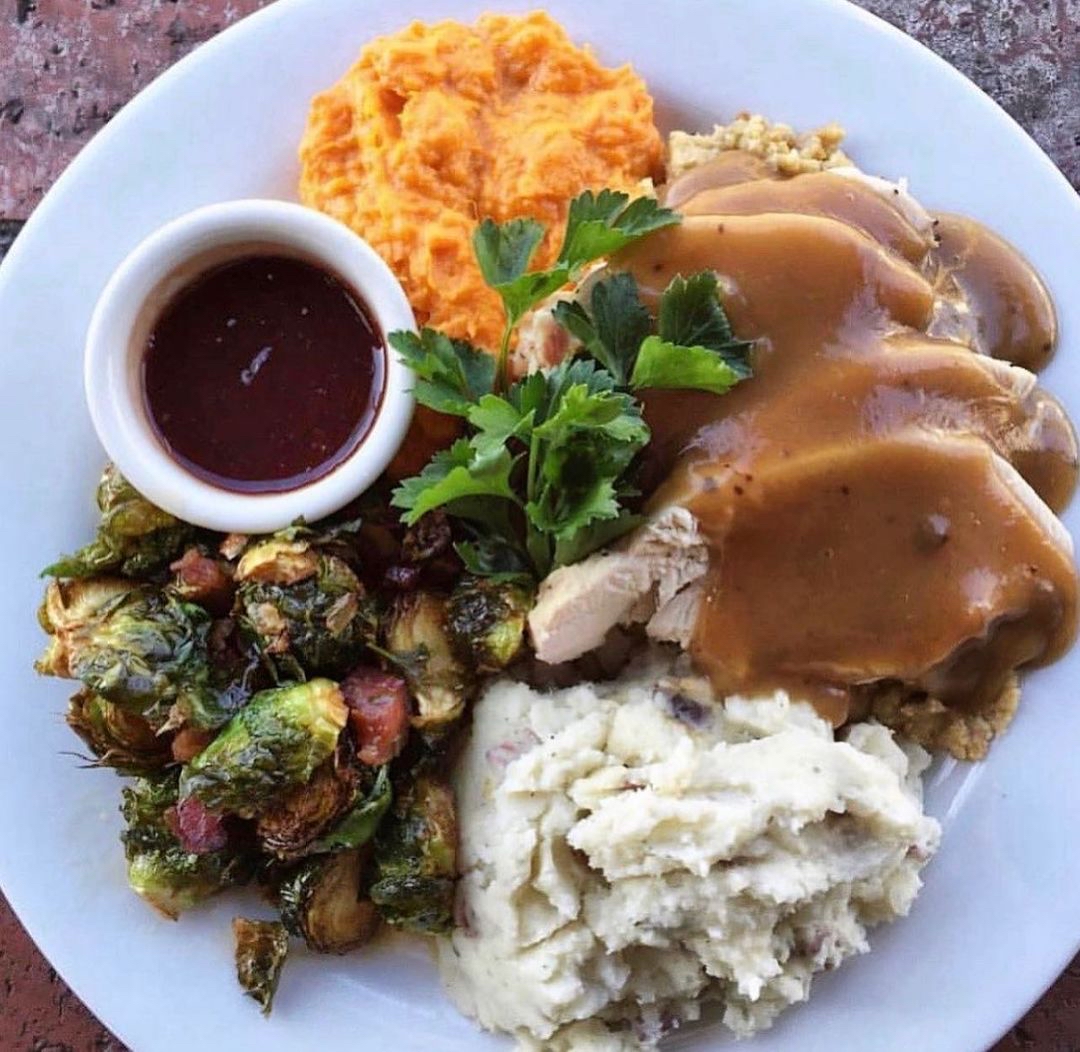 We’re just gonna leave this plate right here for you 🤤🤤 This famous Thanksgiving feast from <a href="/thekettlemb/">The Kettle</a> is definitely in your future 🦃

📸: <a href="/thekettlemb/">The Kettle</a>

#DowntownManhattanBeach #MBLocalLove #dining #diningMB #openallnight #thekettle #thanksgiving
