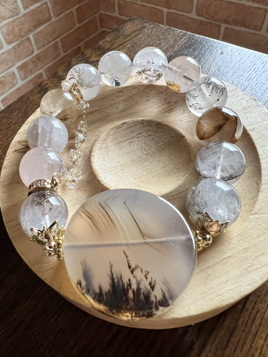 moons_stone_box's tweet photo. 販売中
デンドリッククォーツのデザインブレスレットです。
#天然石ブレスレット 
#minne  
#パワーストーン
#生命力高める https://t.co/fHjLHlEeDZ