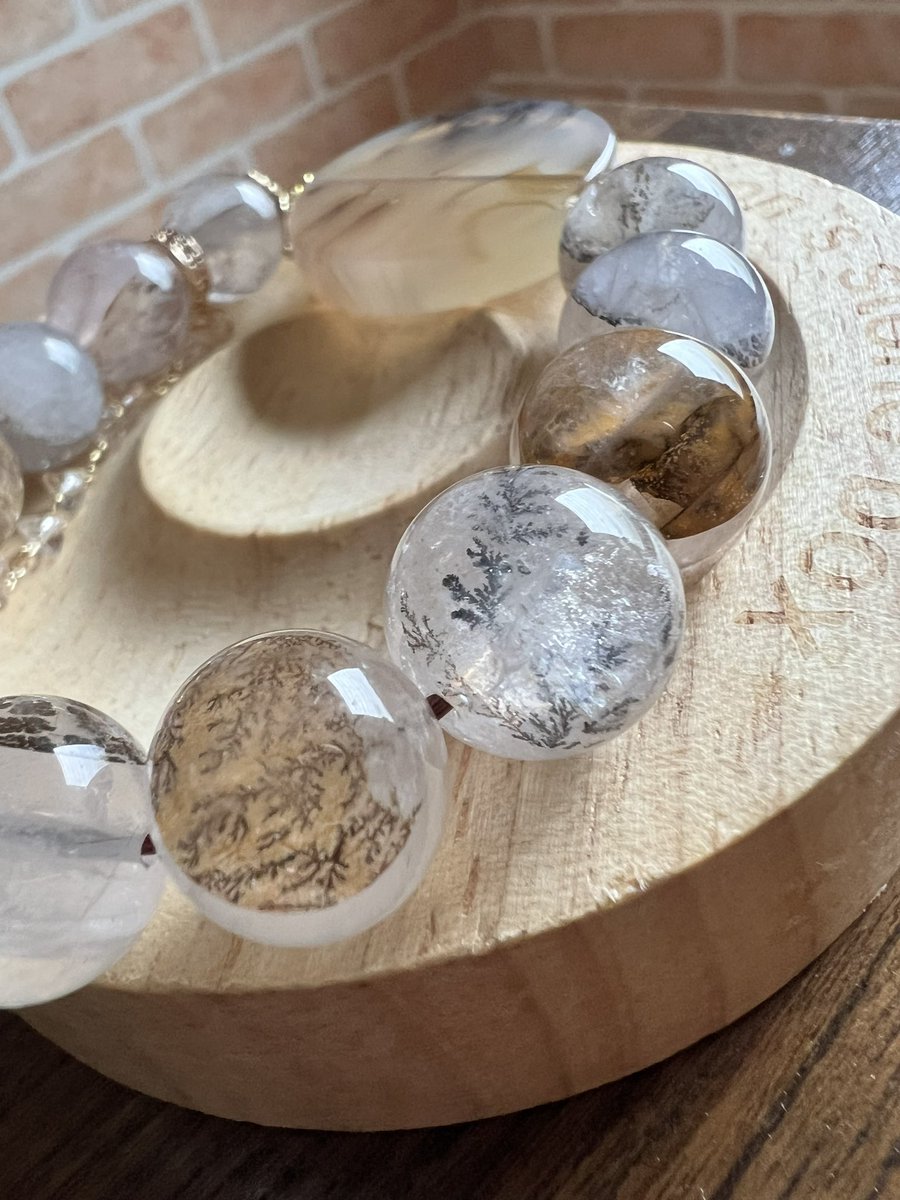 moons_stone_box's tweet photo. 販売中
デンドリッククォーツのデザインブレスレットです。
#天然石ブレスレット 
#minne  
#パワーストーン
#生命力高める https://t.co/fHjLHlEeDZ