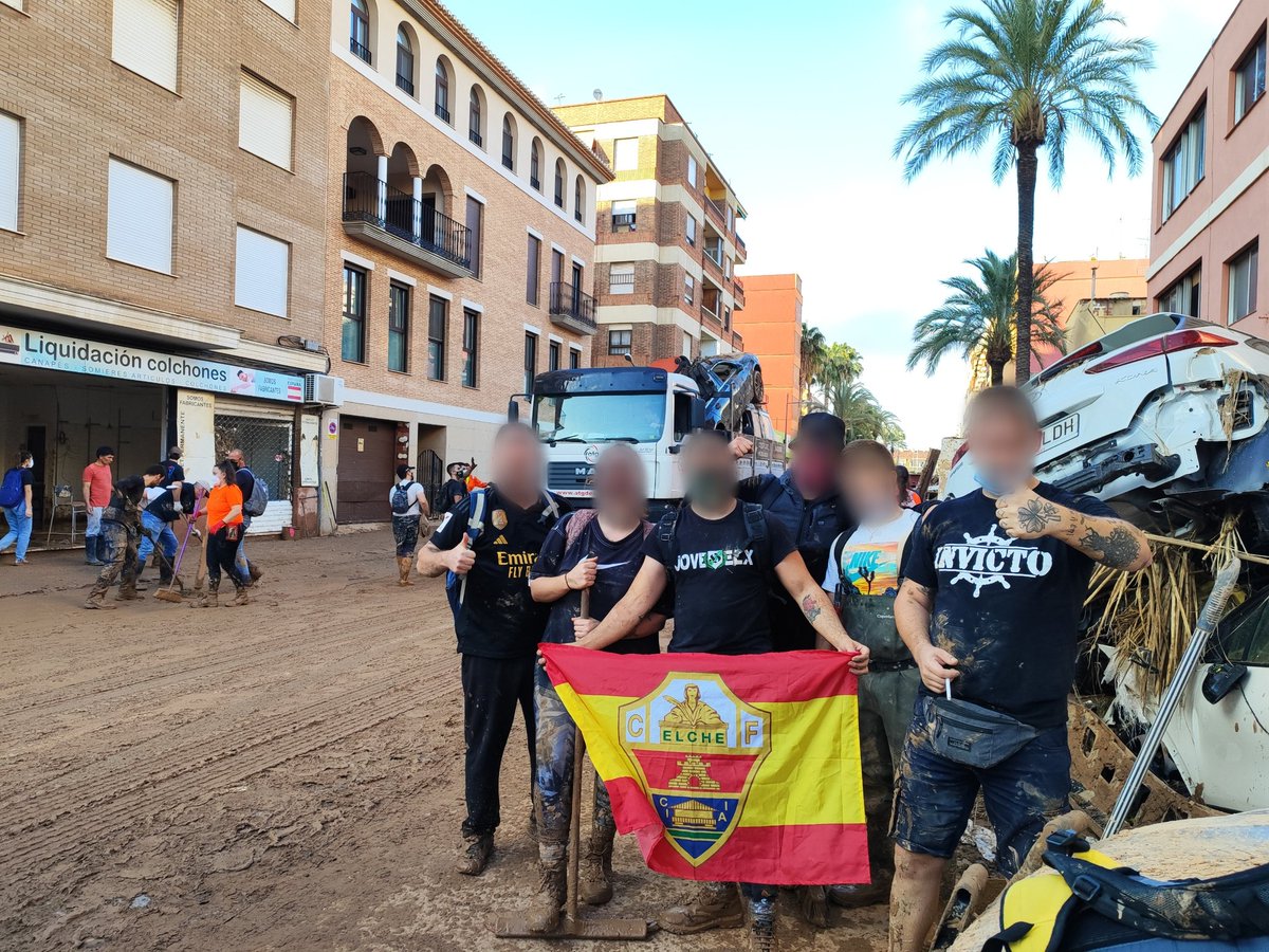 elchehool88's tweet photo. Sábado día 2 de Noviembre.
Seguimos ayudando hasta que debido a varias lesiones de compañeros, nos toca retirarnos a Elche. https://t.co/FLt8ahXXyB
