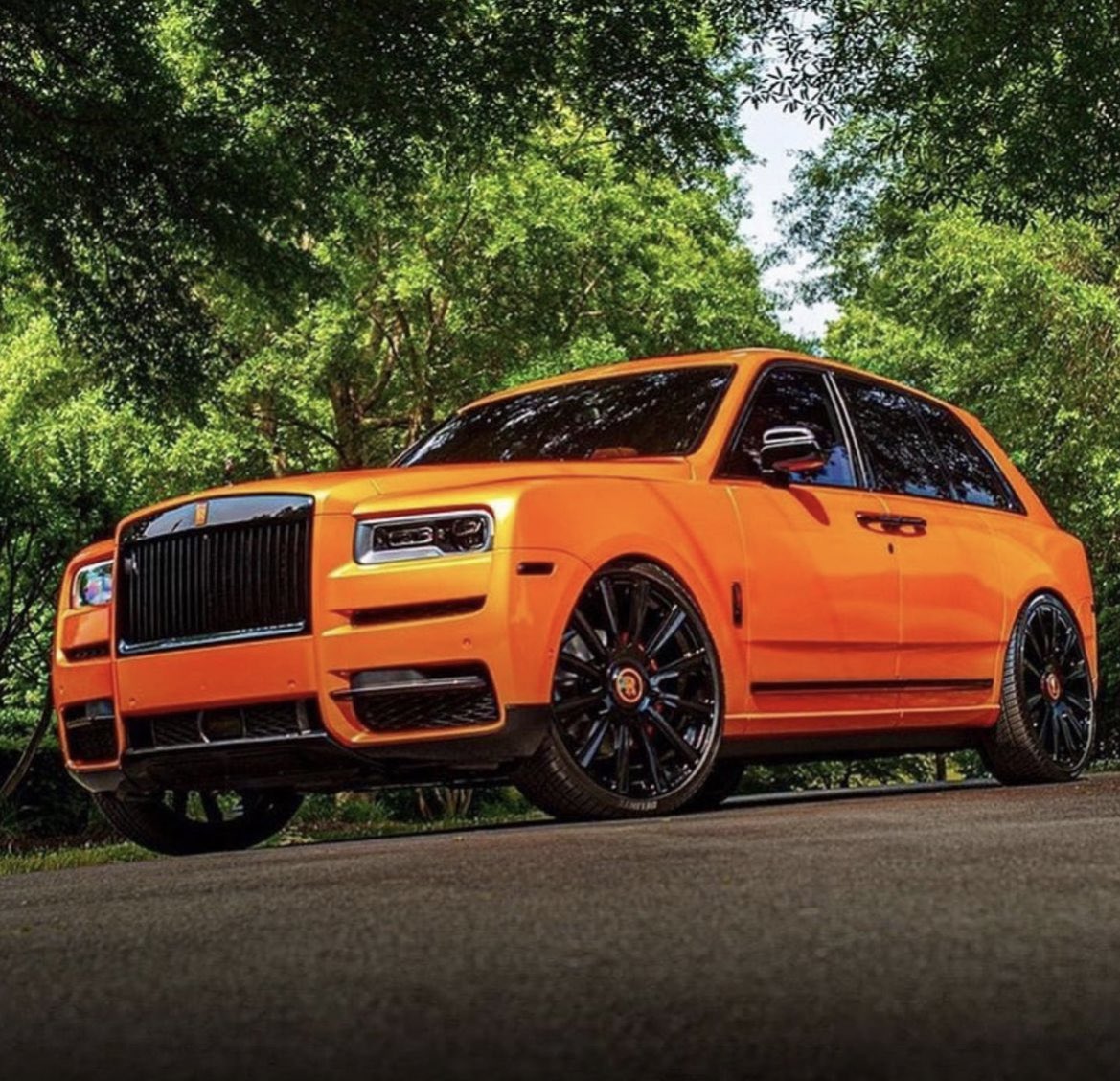 Rolls Royce Cullinan 🧡