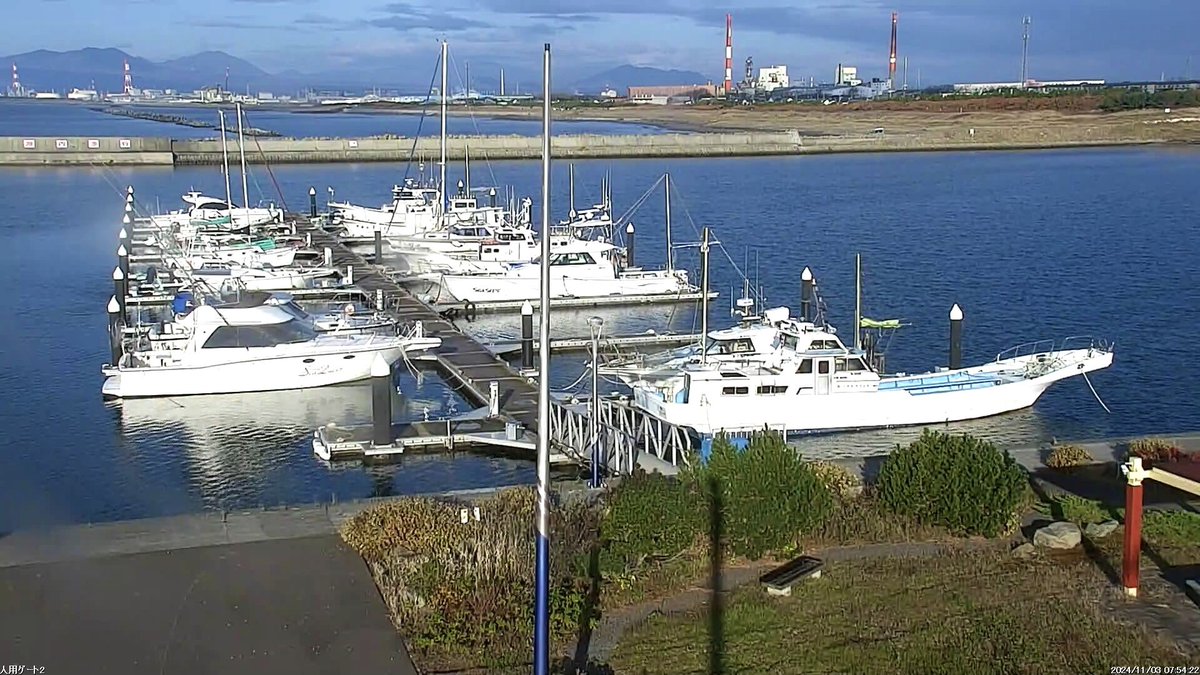yufutsu376's tweet photo. 2024/11/3  日曜日 曇り
現在の風：北  3m/s
出港艇：30
昨日は皆さん青物、マガレイ、根魚で楽しまれたようです！
レンタルボート利用のお客様もマガレイ大漁で帰港されました。さっそくSea Styleフィッシングコンテストに応募しましたよ！ #ヤマハseastyle  #フィッシングコンテスト https://t.co/uaQqQuH76L