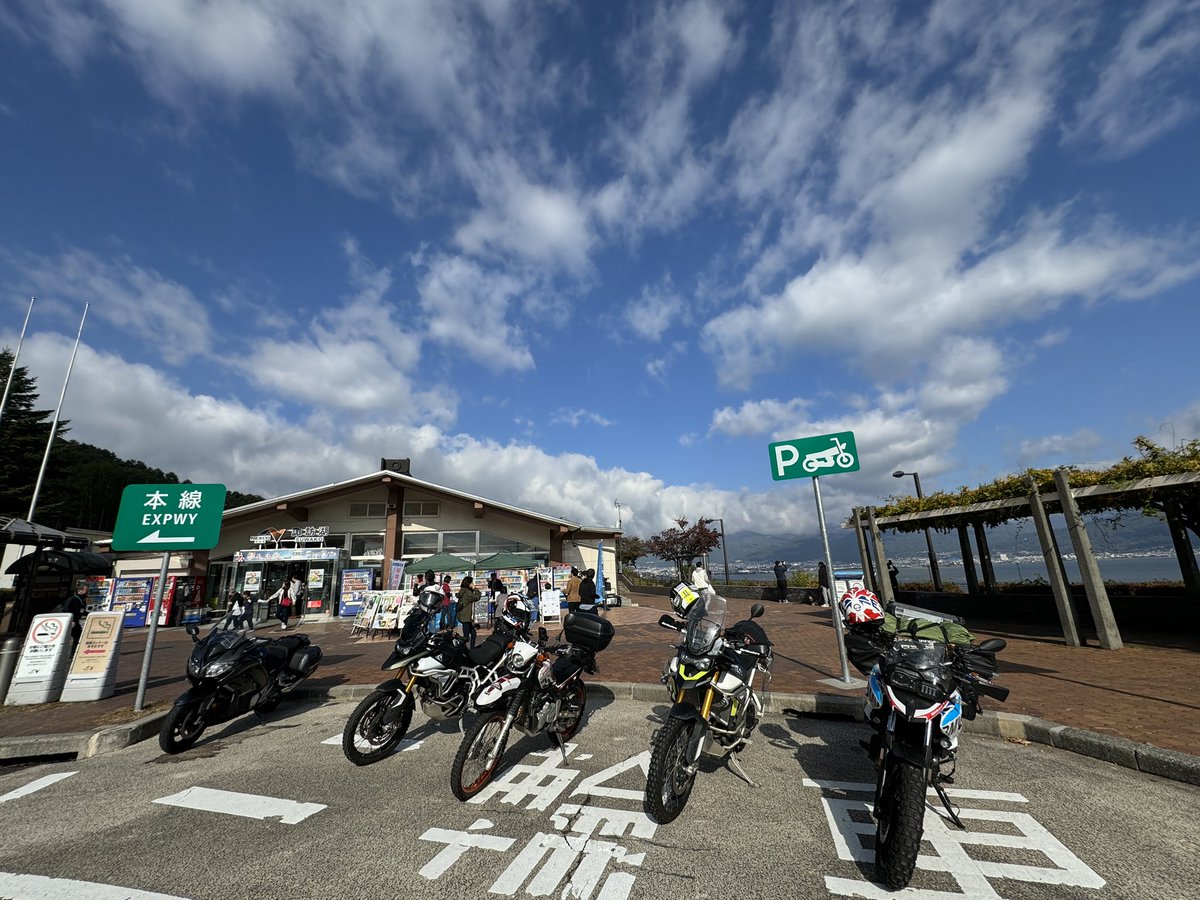 GsNatural's tweet photo. 久々の投稿&amp;遠出の途中の諏訪SA🏍️💨 https://t.co/PgGd0kXsqM
