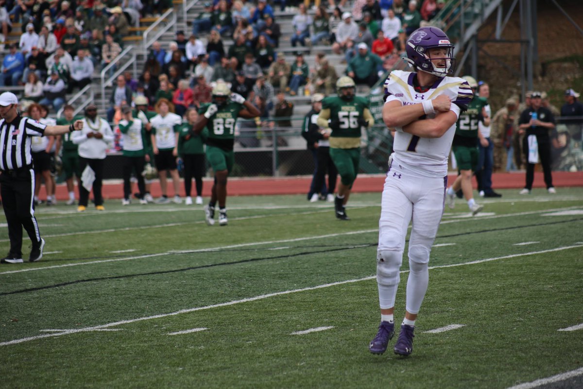 Mckendree_FB's tweet photo. Reservation for 6, Ty Michael

Bearcats lead 20-13 4th Quarter https://t.co/ycNoZmz1we