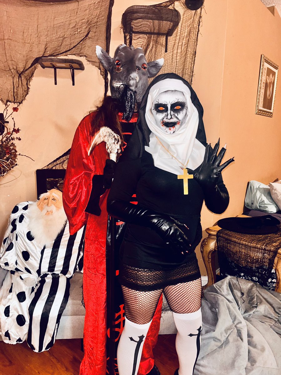 Lil_kittenK's tweet photo. Valak and Baphomet ready to take on the religious right 💅🏻 @Billy_Winfield https://t.co/wH1WZaDWwv