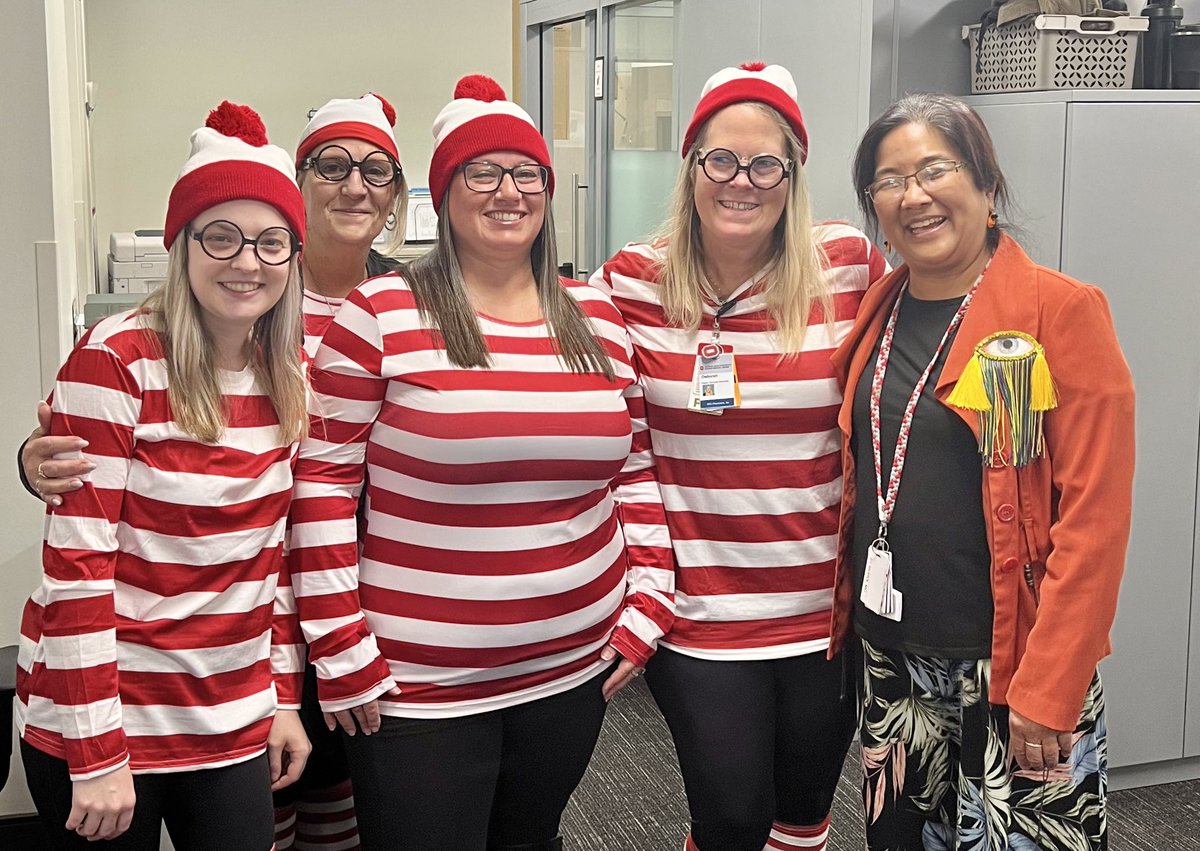 DrSyMoroi's tweet image. Happy post 🎃 from @OhioStateEye with #Shaggy, @Buckeye-paws Iro as Mystery Machine & our #FindingWaldo patient services!