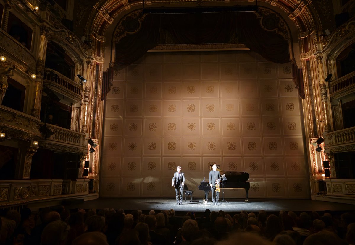 Parádní vystoupení <a href="/SpacekViolin/">Josef Spacek</a> a Miroslava Sekery dnes v Brně! 

Máme v Česku nádherné kulturní dědictví, musíme si ho považovat.