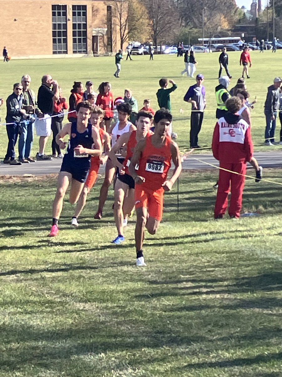 Jacob Barraza is Lake Park Sectional Champ in 14:35 - great job!