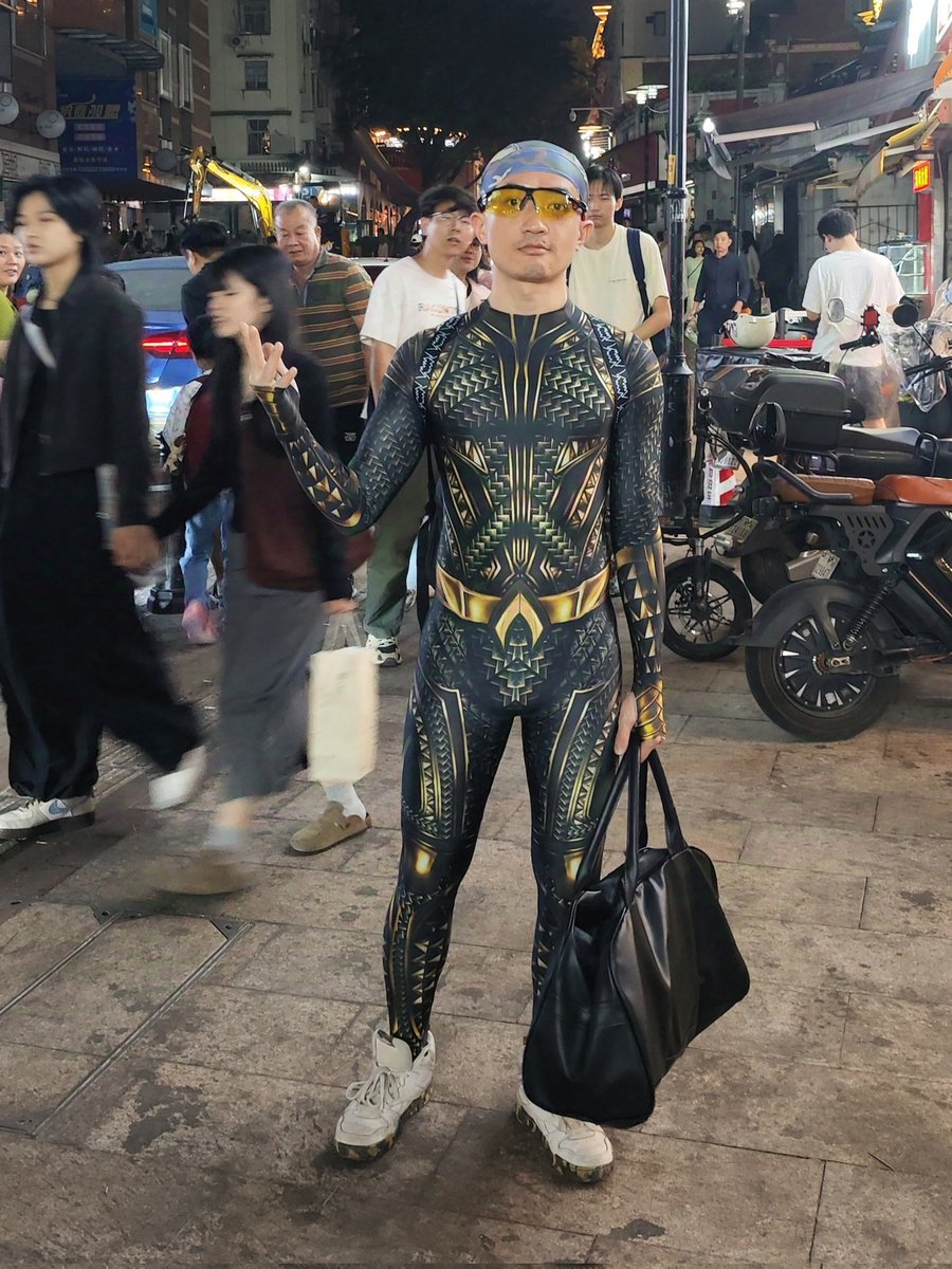 万圣节x3天，东山口 ~
#Halloween #zentai