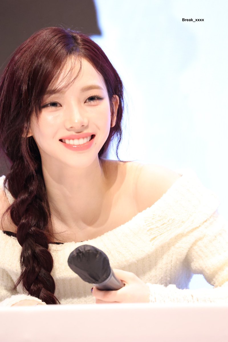 Break_xxxx's tweet photo. 241102 예쁘다🫶
#aespa #에스파 #카리나 #KARINA https://t.co/wx4qEhCxpR