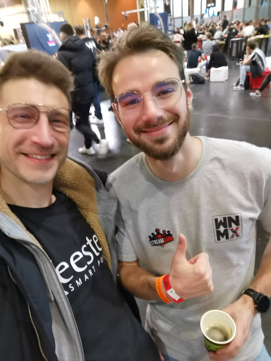 Après tant d'échanges online, on devait finir par se croiser, un plaisir cher <a href="/JuaniiShark/">Juaniitoooo🍺</a>
#winamax #wipt #lille #xeester