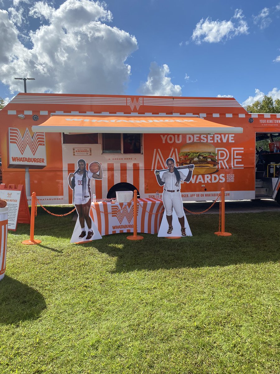 Thank you <a href="/Whataburger/">Whataburger®</a>🍔! So much fun hanging out at Langford Green today! #gonoles