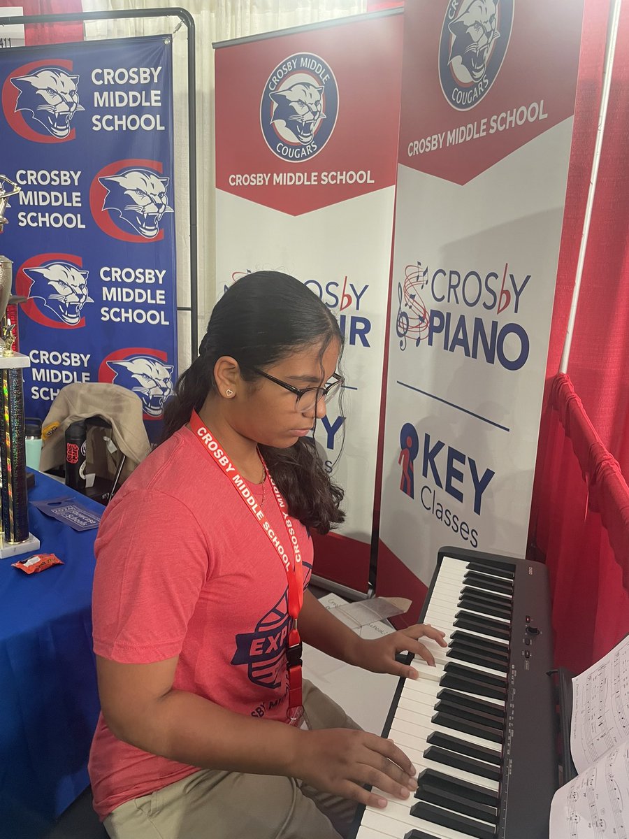 Mrs. Mueller teaches MUSIC tweet media