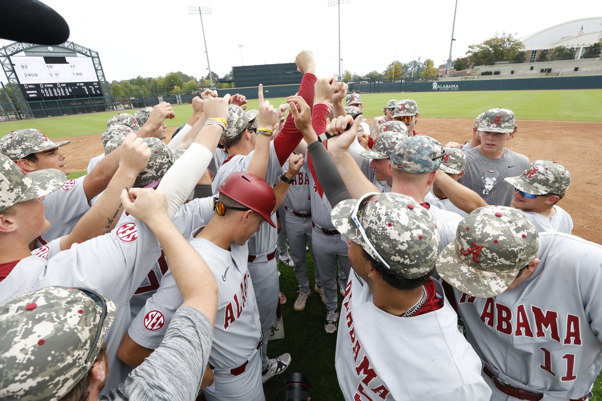 Despite a late Team Crimson push, Braylon Myers and Team Gray stave off the  rally to win the 𝗖𝗿𝗶𝗺𝘀𝗼𝗻 𝗖𝘂𝗽! #RollTide, image size:1200x800