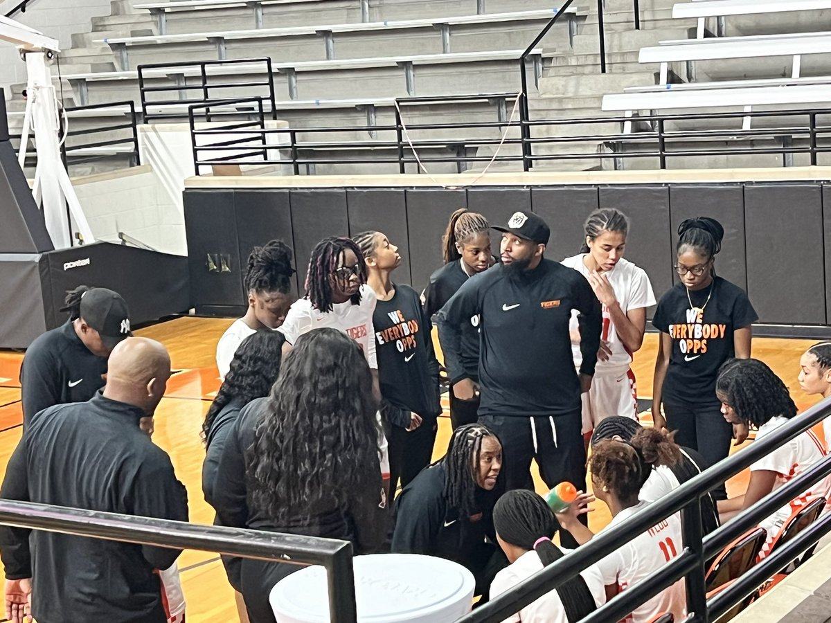 akperera's tweet photo. HRN: Roaring with my @WEBO_Tigers GBB 🏀 https://t.co/szZsb734Zo