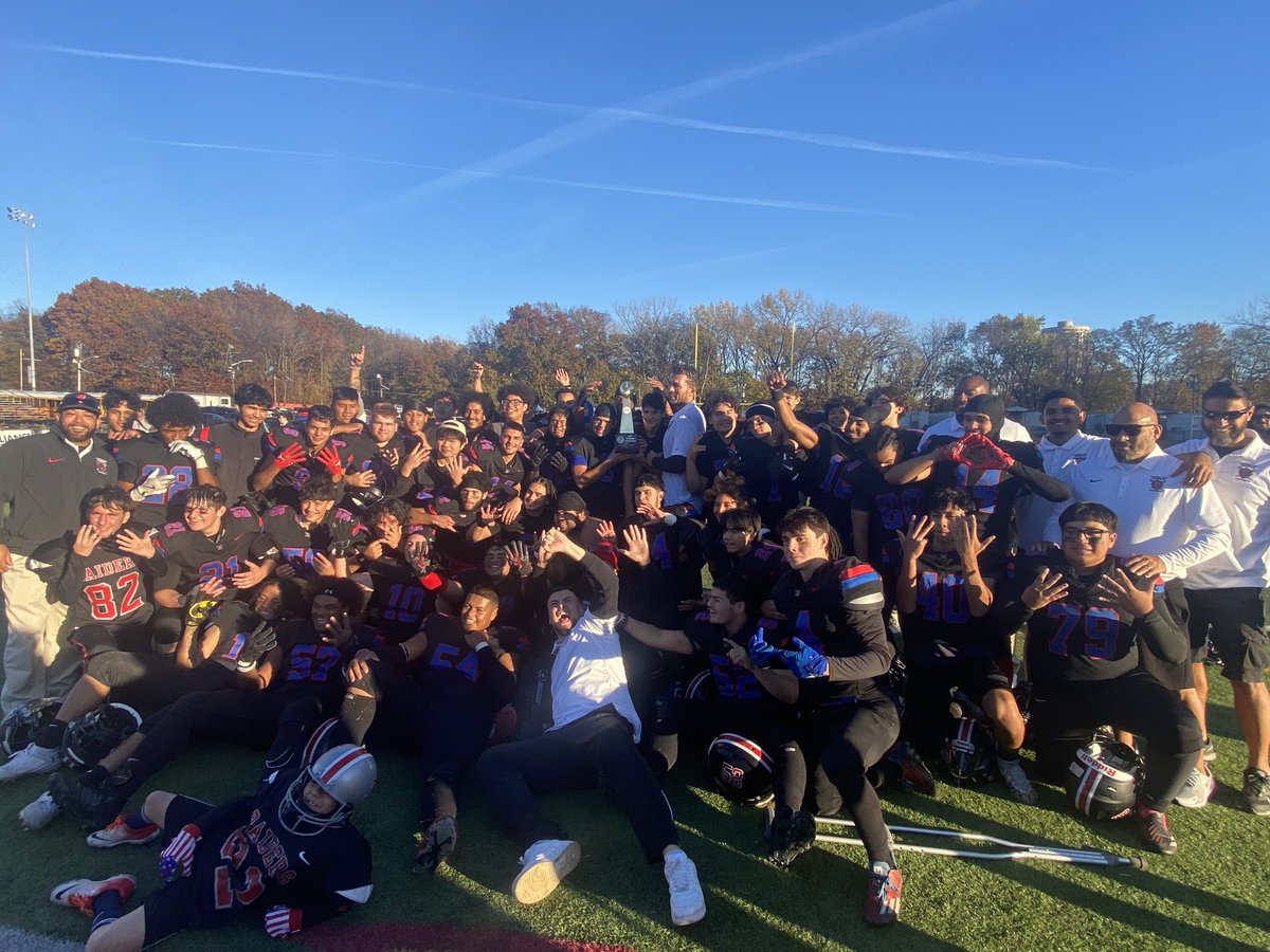 Congratulations to the 2024 Ivy Division Champions! With a final score of 33-27 the Royal Raiders finish the season 9-0!!!