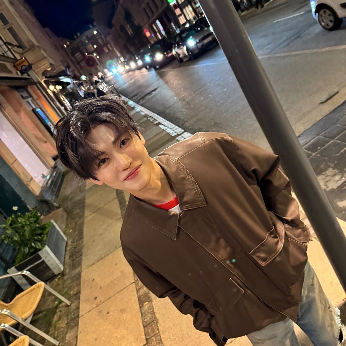 njmhae's tweet photo. i love this picture so much he looks so ADORABLE https://t.co/1uKapNERgK