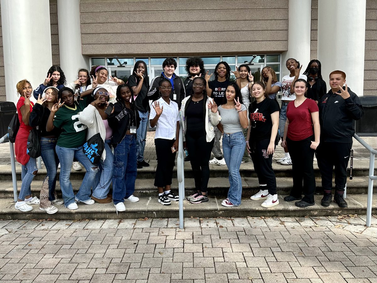 Deerfield Beach High tweet media