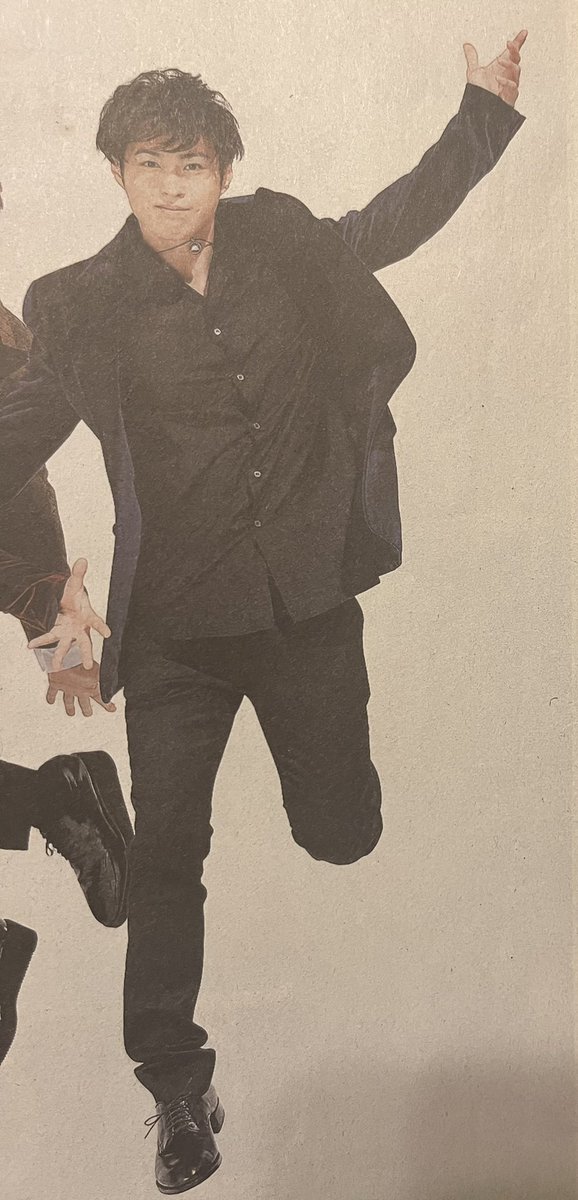 micoro856's tweet photo. 片付けをしてて出てきた新聞
#DAPUMP のファイルとは別の所に挟んであった 20年の元旦だから‥ほぼ5年前?
#DAICH くんもいる😊
そしてやっぱりカッコいい #YORI さん💙 https://t.co/S6aSxExTGu