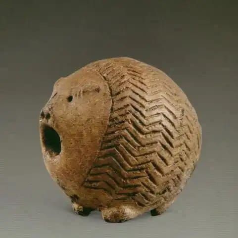 Clay hedgehog-shaped vessel, attributed to the Neolithic Xiaoheyan culture, Nambaoligatu type, dated between 3000-2000 BC. Unearthed at the Nambaoligatu site in Zhalute Banner, Tongliao, Inner Mongolia.