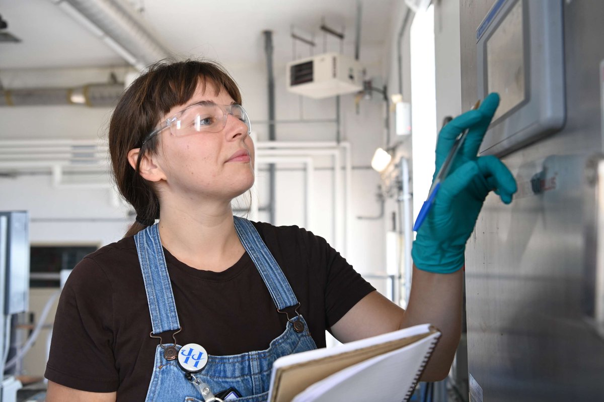 Dal researchers and partners are poised to transform wastewater treatment worldwide, thanks to a
breakthrough innovation which slashes energy use, curbs greenhouse gas emissions, and avoids the toxic mercury bulbs that have been a necessary industry evil: ow.ly/h20H50TXZxl
