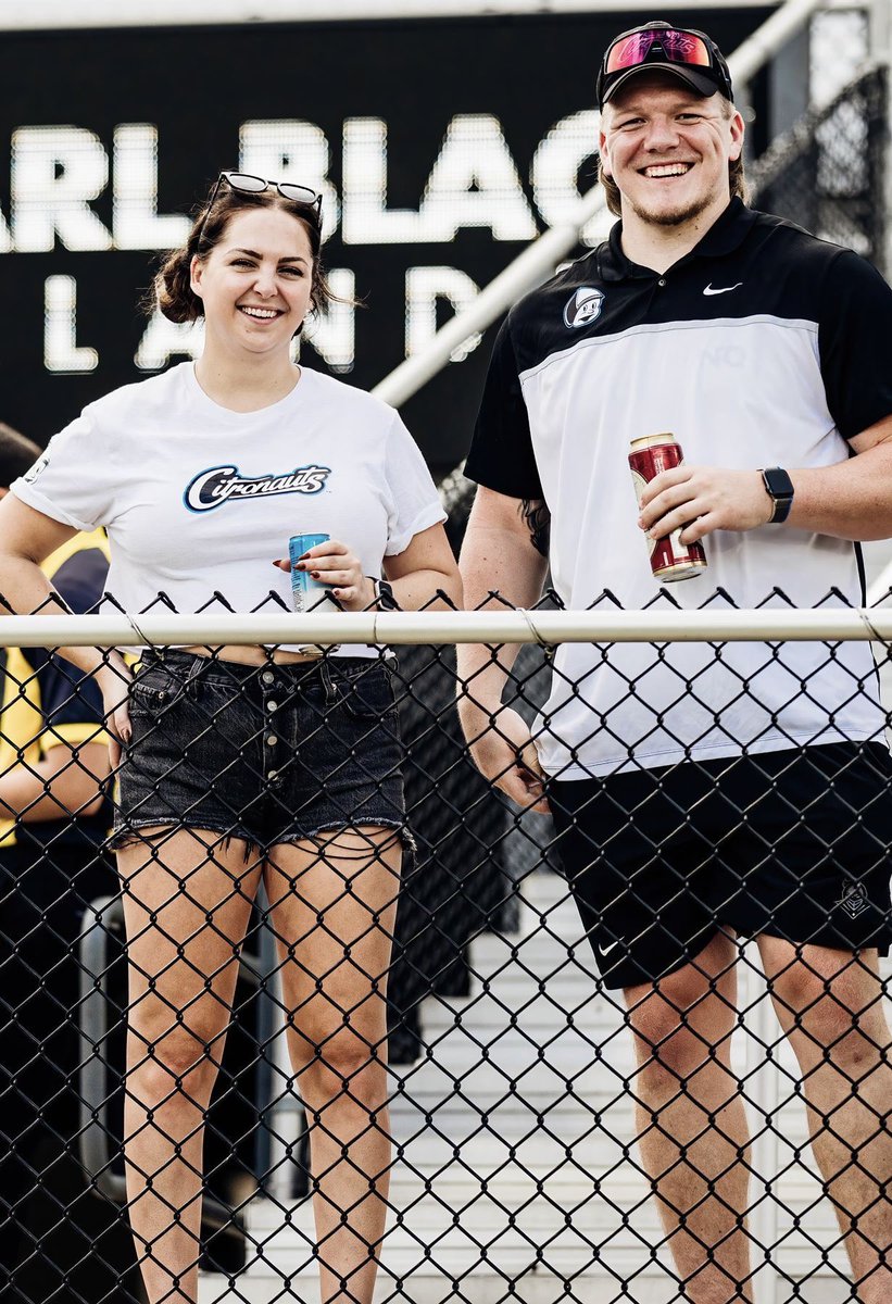 Austin_Camden's tweet image. Just started dating to engaged. Glad to share @UCF_Football with my future wife! #GKCO #GoNauts