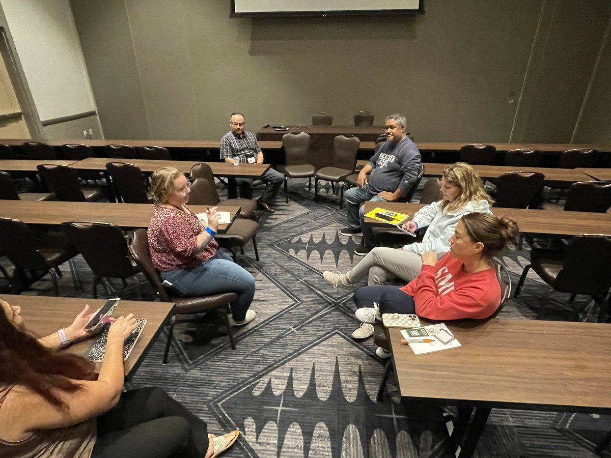 socialstudiestx's tweet image. @WalterDGreason @GraphicHisCo having great conversation with edus at @TxSocialStudies #txcss2024