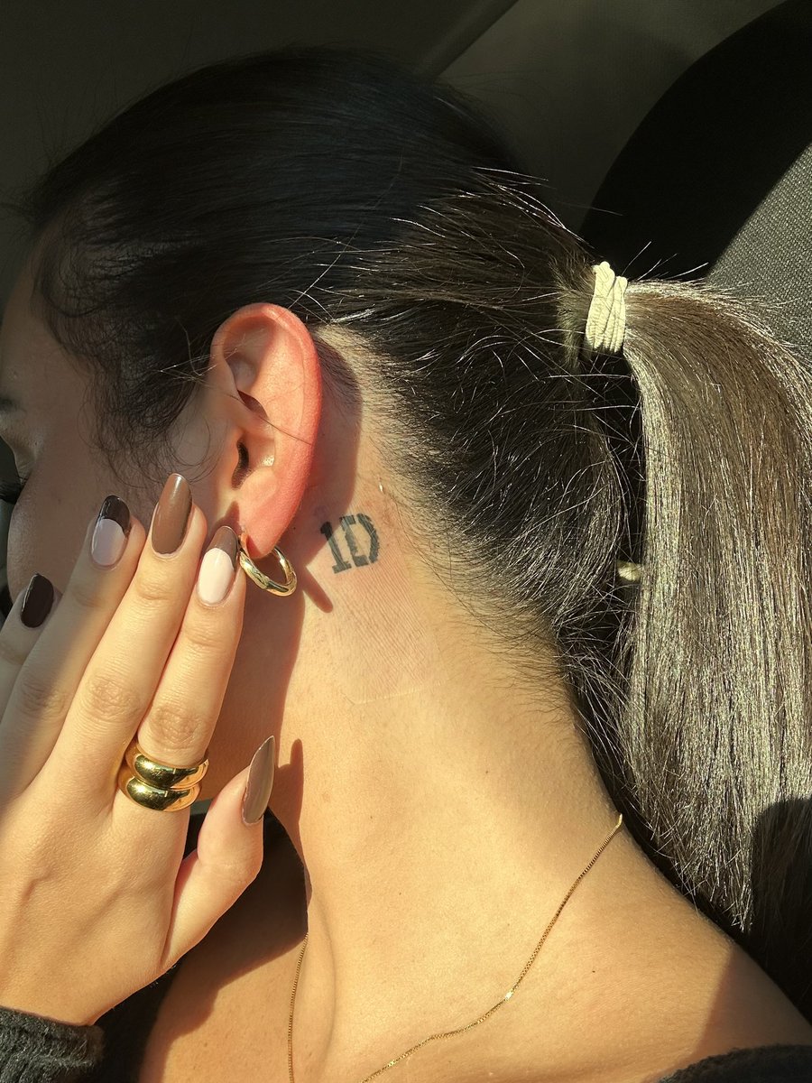 KEEPDRVINGHS's tweet photo. guysss i got my one direction tattoo today!!!!!! https://t.co/UzdaaJv04h