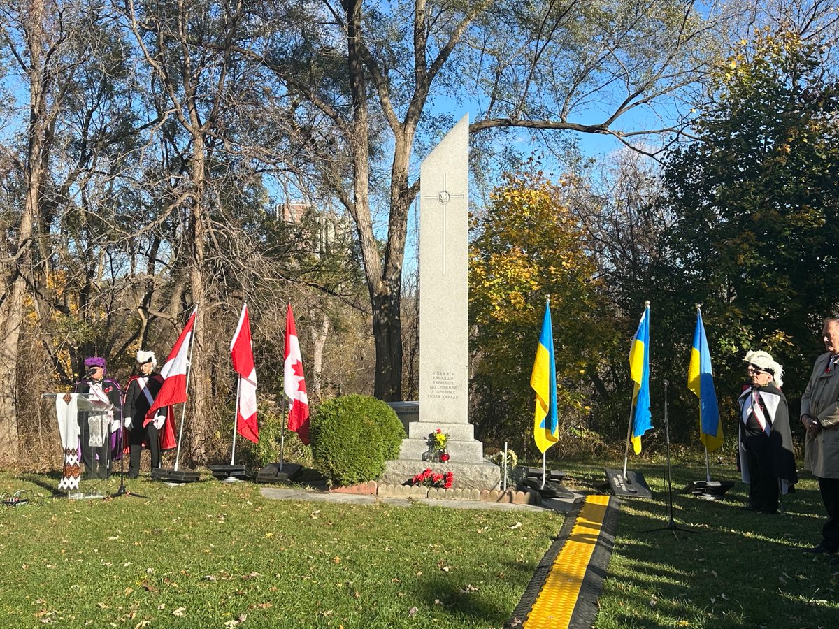 Markus4Ward2's tweet image. As the son of a career soldier and veteran of WWII I am always grateful to see military service recognized. TY
@MayorOliviaChow @Yvan_Baker @stephenholyday
for attending and the beautiful music from the @StDemetriusCS choir @lily_hordienko @UCCToronto
@RoyalCdnLegion