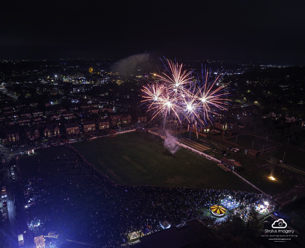 stratusimagery's tweet photo. Another great firework display at @Ormskirk_CC ๐ซถ๐ป
#fireworks #firework #ormskirk #westlancs #fireworkdisplay https://t.co/4ibo6rGbaP
