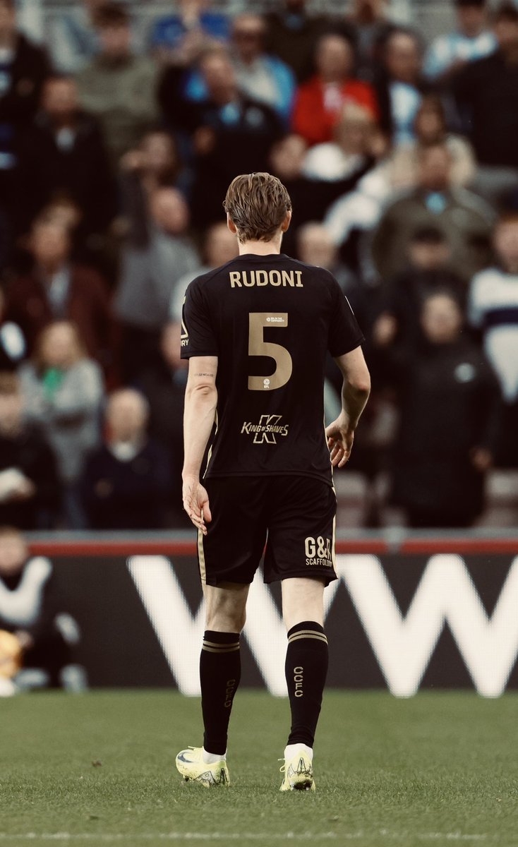 rudi_rudoni's tweet image. 3 big points on the roaddd!!🖤💛