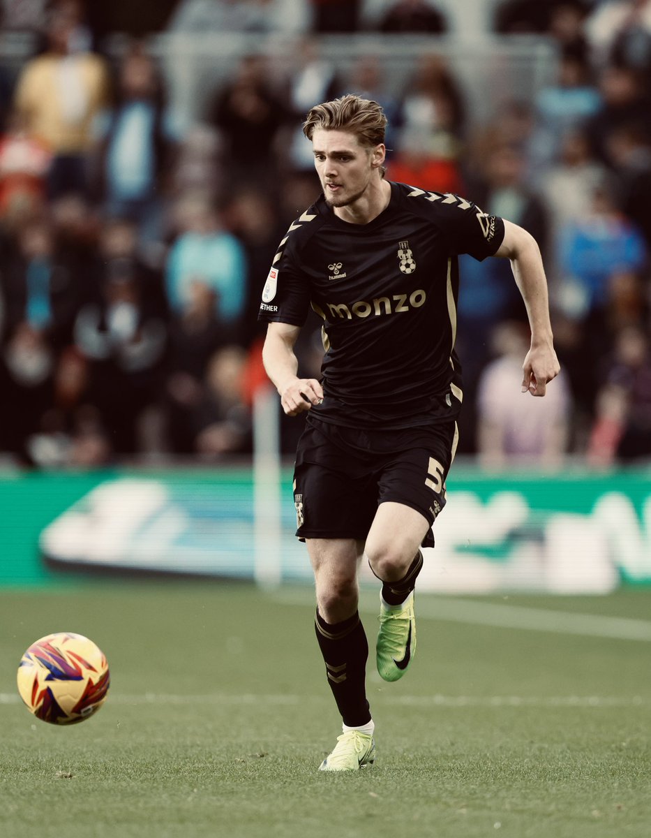 rudi_rudoni's tweet image. 3 big points on the roaddd!!🖤💛
